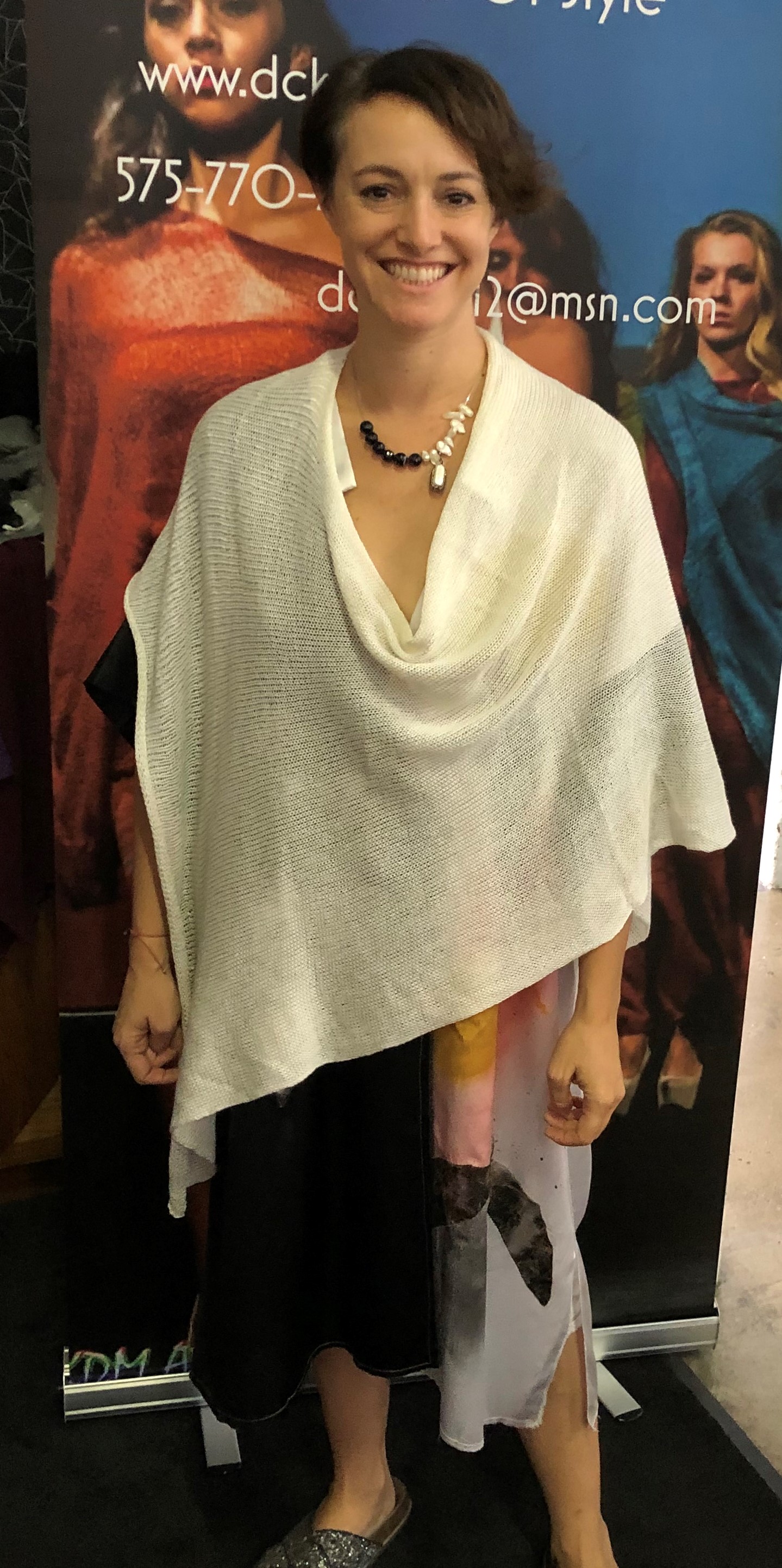 Poncho Rayon Sheen Solids DC Knits