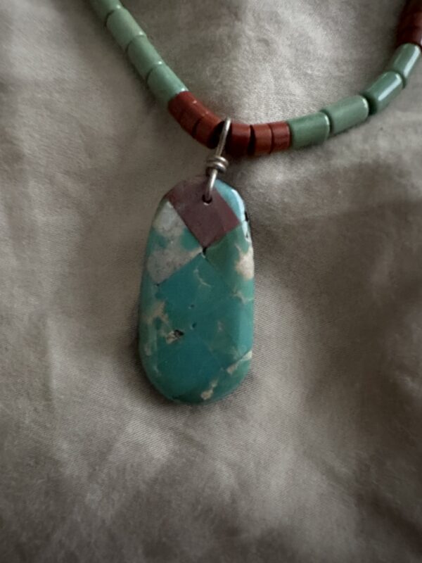 Necklace Turquoise Coral With An Inlaid Pendant - Image 2