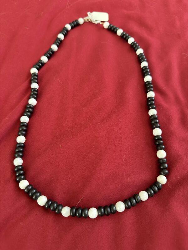 Necklace Jet & Clam