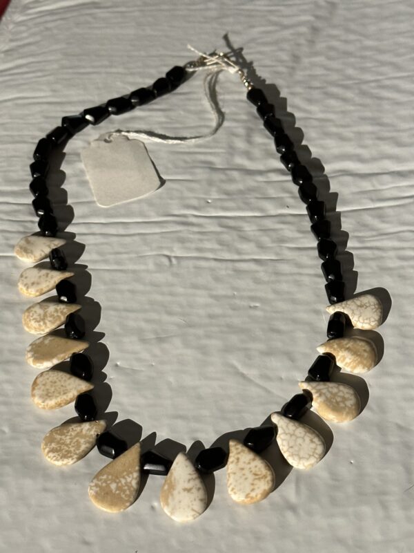 Necklace Onyx Howlite Teardrop