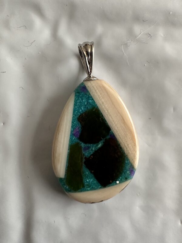 Pendant Ammolite Inlaid Silver